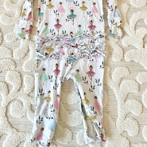 Posh Peanut Noel ruffled romper 3-6 months - Picture 4 of 4